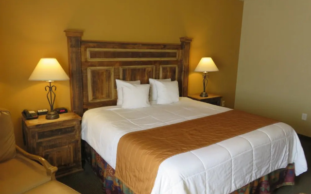 Knights Inn/La Hacienda Alamo Dome / Riverwal