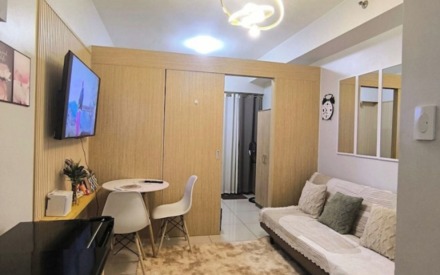 A & K Vibes Modern Quezon City Stay