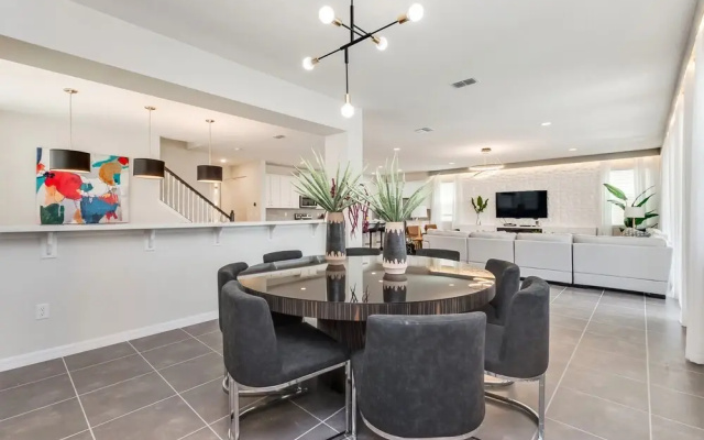1580 Nassau Point Trail