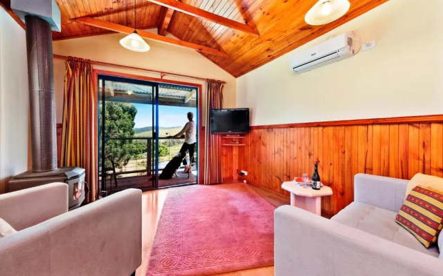 Johanna River Farm & Cottages