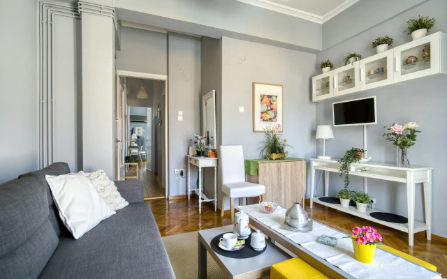 Snug apartment in Αθήνα with veranda
