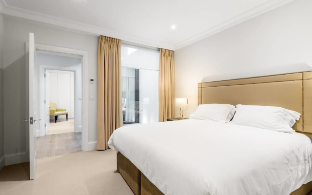 Luxury 3BR Home in Knightsbridge W/sauna, 6 Guests