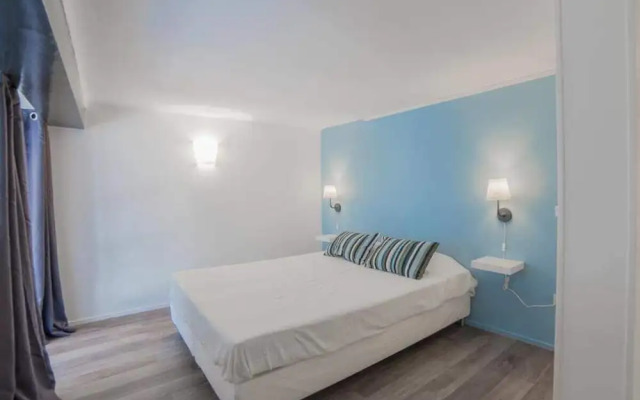 Ponton Private Apartment Near Lake