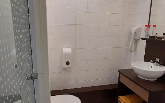 Studio meublé avec parking idéalement placé