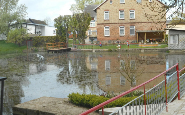 Lake-view Apartment in Klein Pravtshagen With Garden