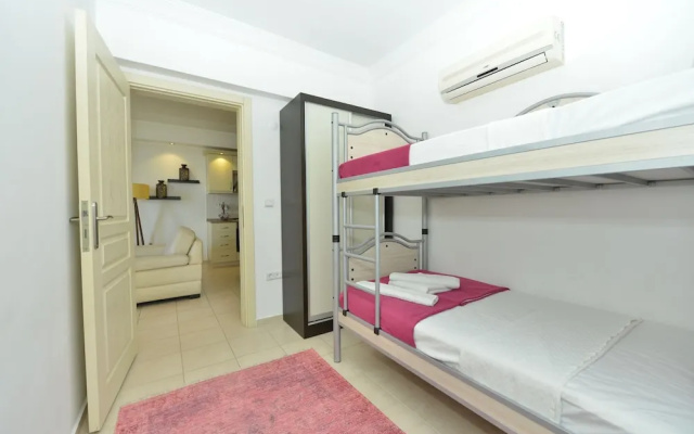 Saros Apartments