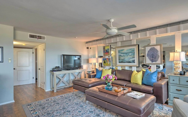 Waterfront Lake Travis Home w/ Pool Access!