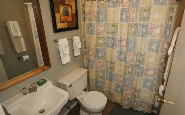 Lamplighter Suites
