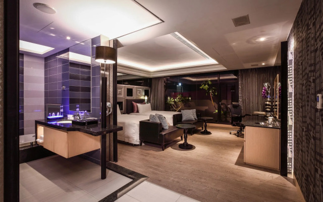 iCloud Motel