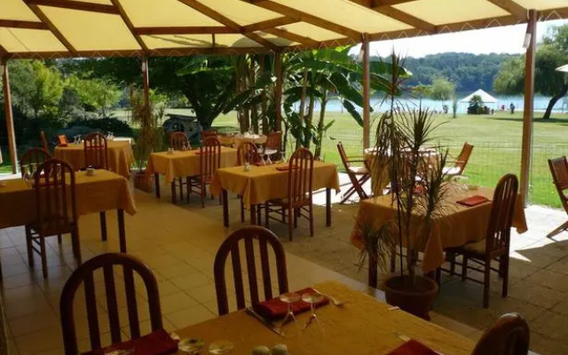 Logis Hôtel les Vallons du Lac