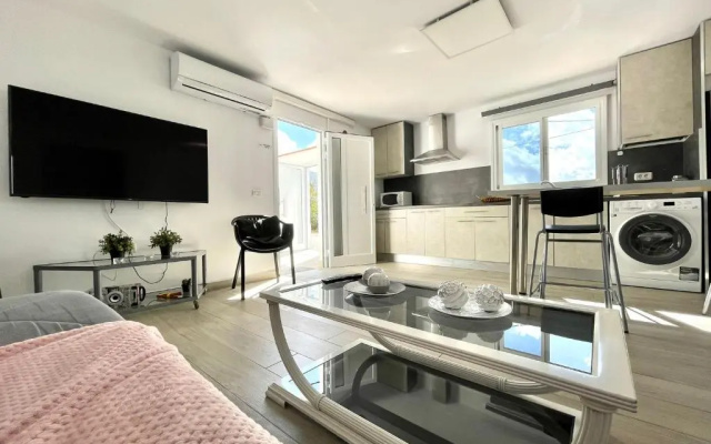 Two-Bedroom House 5, FreeWifi, AC, BBQ, Mountain View