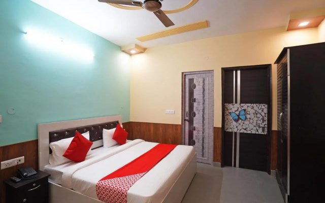 Qlark White Palace by OYO Rooms