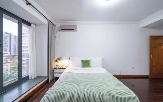 Tyms Cozy 1BR APT Gubei Carnival Court
