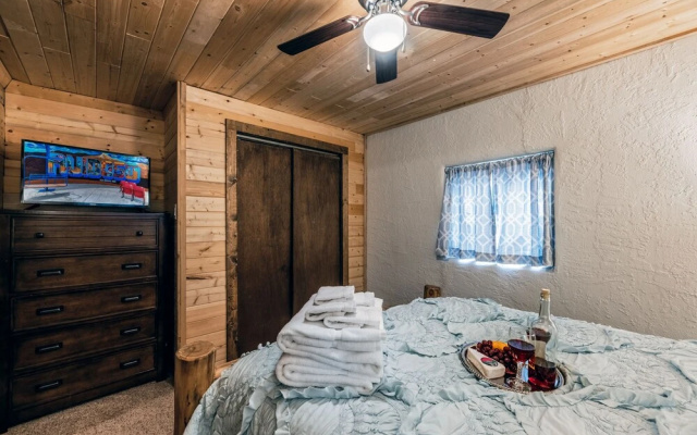 414overmtnhidemtncb - Overlook Mountain Hideaway