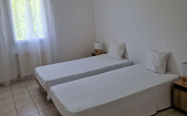 Beautiful Holiday Apartment in Uzes With Balcony