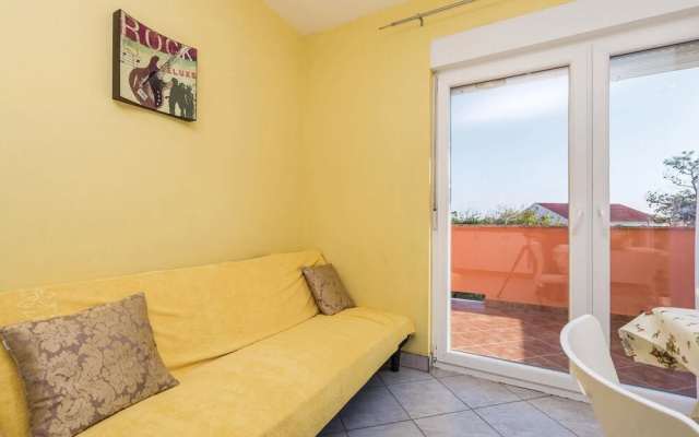 Awesome Apartment in Povljana With 2 Bedrooms, Jacuzzi and Wifi