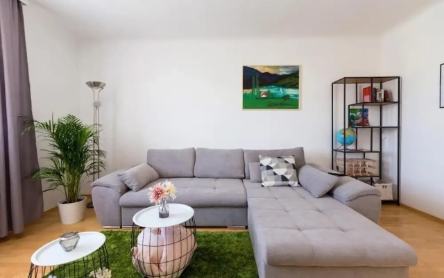 Apartment Rudolfspark Check in 15h to 22h Only