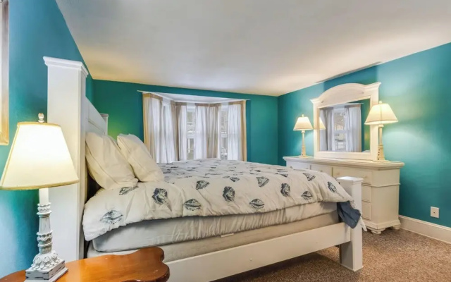Hickman Street 208a