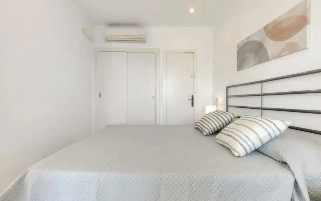 Pretty Apartment With Balcony