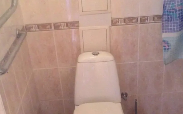 На Ленинградском Переулке 8