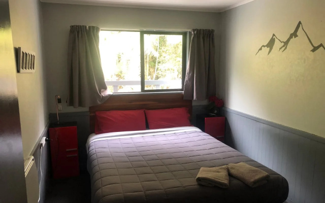 Ivory Towers Backpackers Lodge