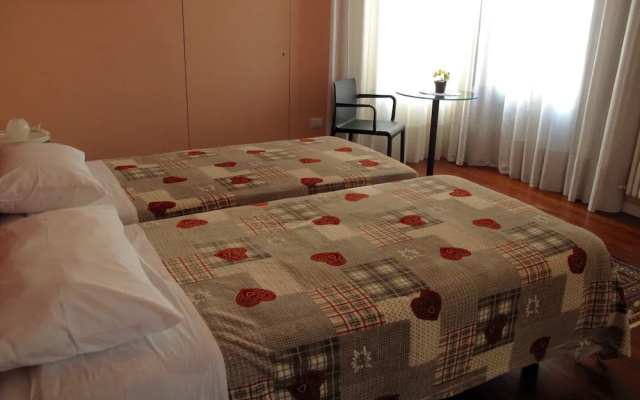 B&B Elio's Place