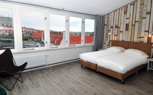 Amsterdam Beach Hotel