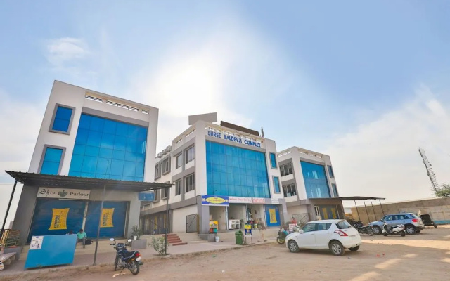 Oyo 24444 Hotel Rudrax