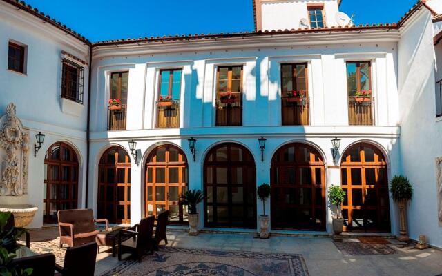 Hotel Abetos del Maestre Escuela вид на фасад