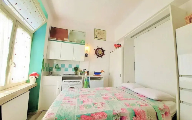 Amalfi Coast Seaside Tiny House x Solo Traveler