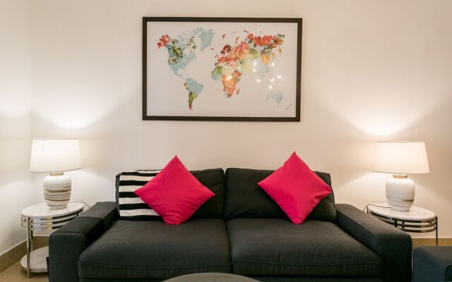 Отель One Perfect Stay - 2BR at Zanzabeel 3 вид на фасад