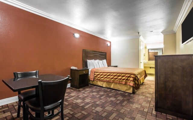 Econo Lodge Pico Rivera 2