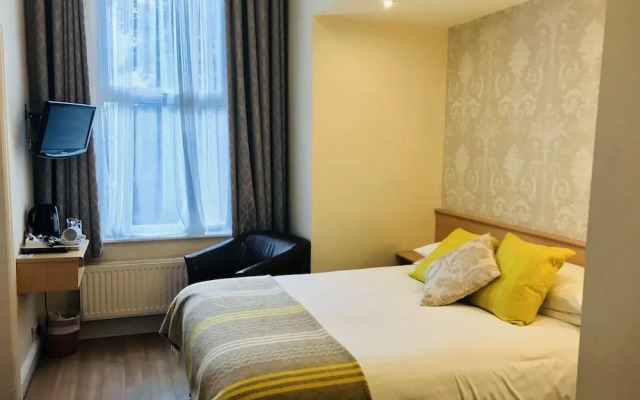 The Westlynne Hotel & Apartments