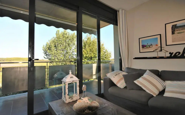 Wonderful Apartment in St Pere Pescador With Communal Pool