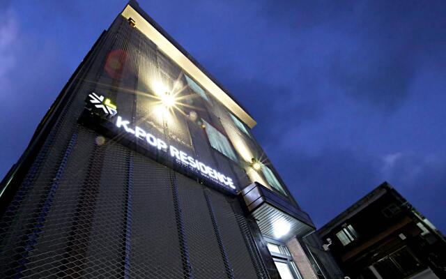Отель K-Guesthouse Dongdaemun Premium 2 вид на фасад