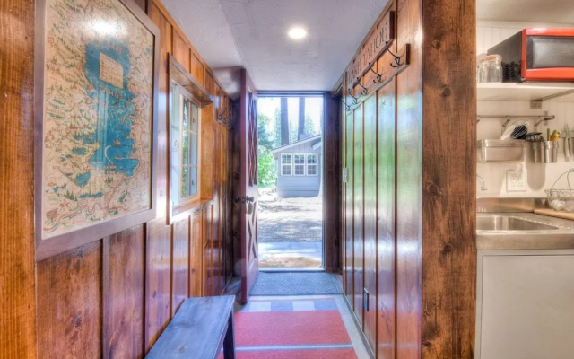 Hole In One 1 Bedroom Cabin by RedAwning
