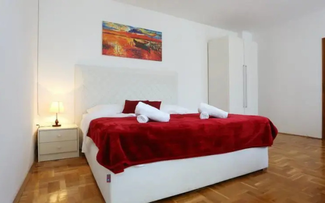 Apartments Maruna