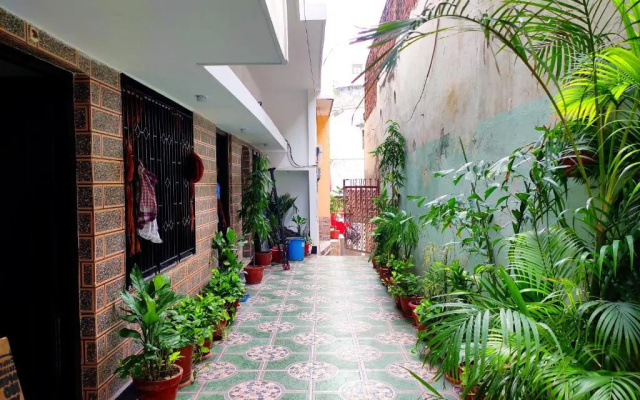 Khushi Paying Guest House