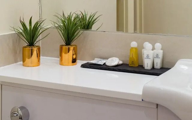 Spacious 2-bedroom Apartment in Mayfair