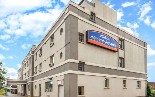 Отель Howard Johnson by Wyndham Toronto Downtown West Канада, Торонто - отзывы, цены и фото номеров - забронировать отель Howard Johnson by Wyndham Toronto Downtown West онлайн вид на фасад