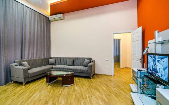 Nizami Street Vip Mado House