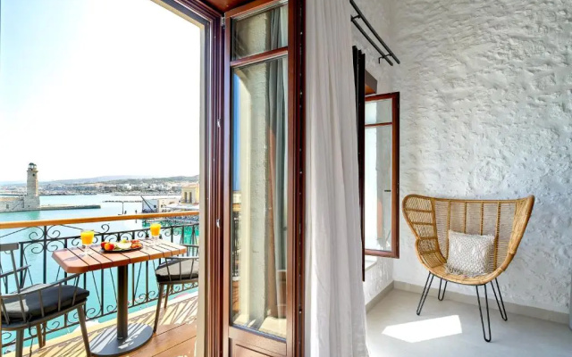 Vista Del Porto Luxury Suites