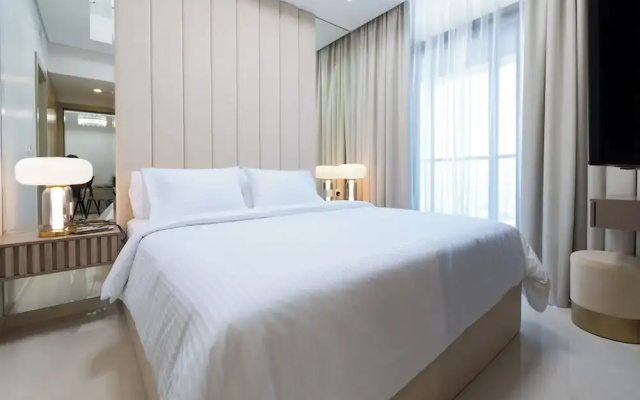 Keyrock Living - Oasis with Balcony View