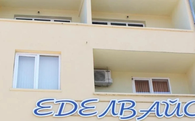 Edelvais Guest House