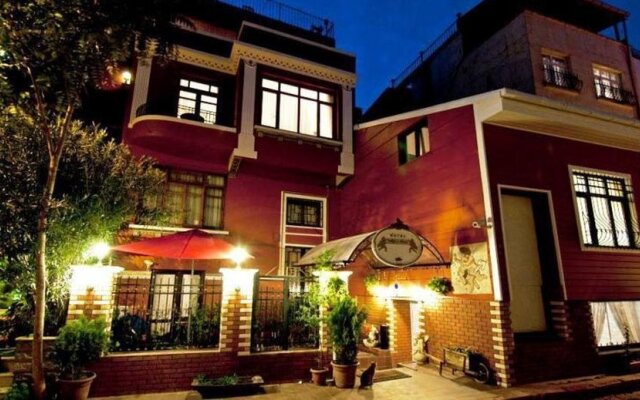 Angel's Home Hotel вид на фасад