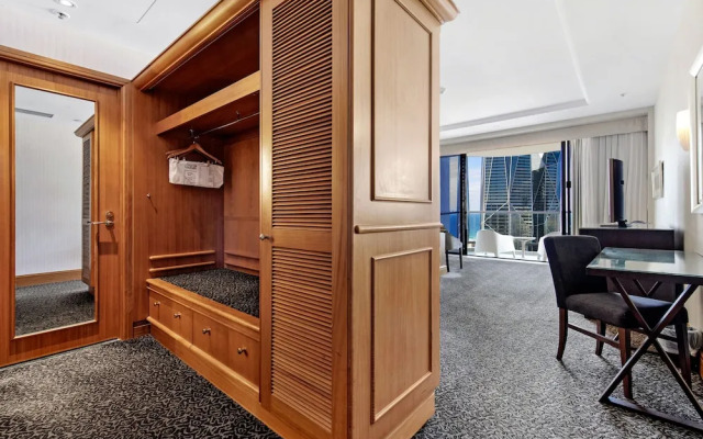 Gold Tower Private 17th Level Suite with Ocean Views