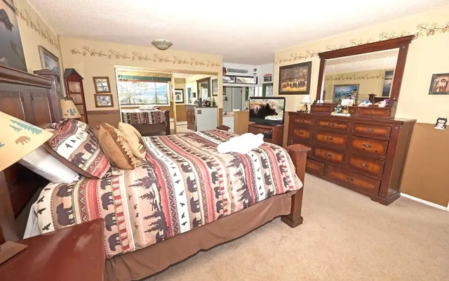 4221 Saddle Road by RedAwning