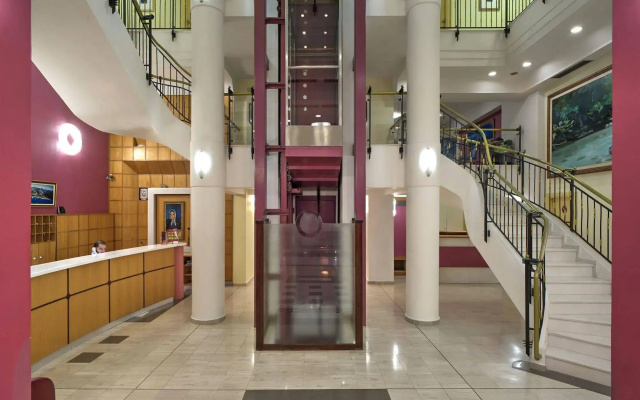 Angelika Pallas Hotel