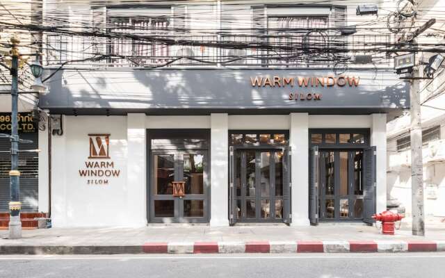 Warm Window Silom - Hostel Бангкок вид на фасад