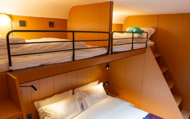 Shifang Yunxuan Railway Hotel